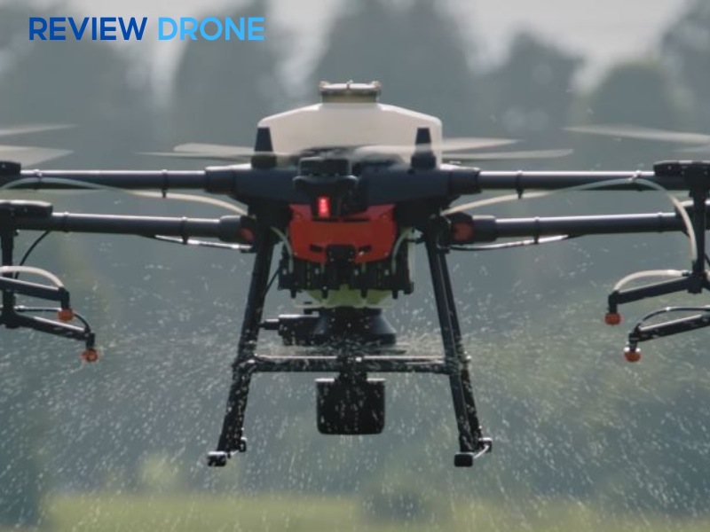 máy bay rải phân