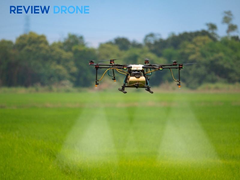 máy bay rải phân