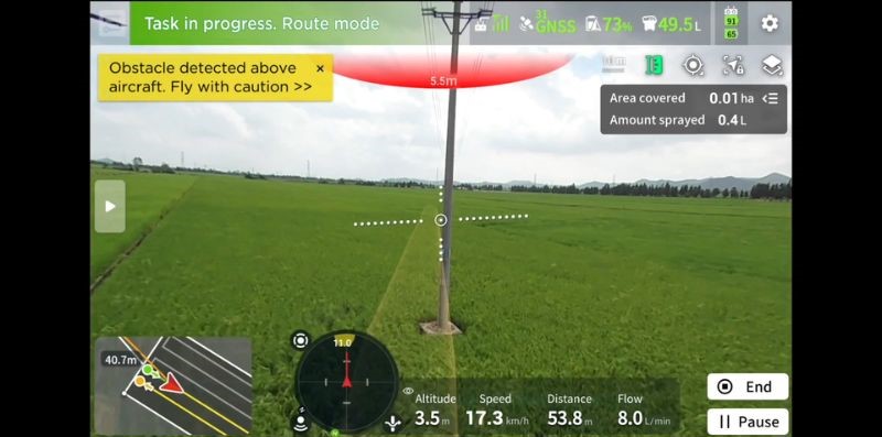 máy bay phun thuốc sầu riêng