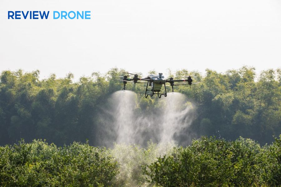 Máy Bay Phun Thuốc Sầu Riêng Đạt Hiệu Suất Cao