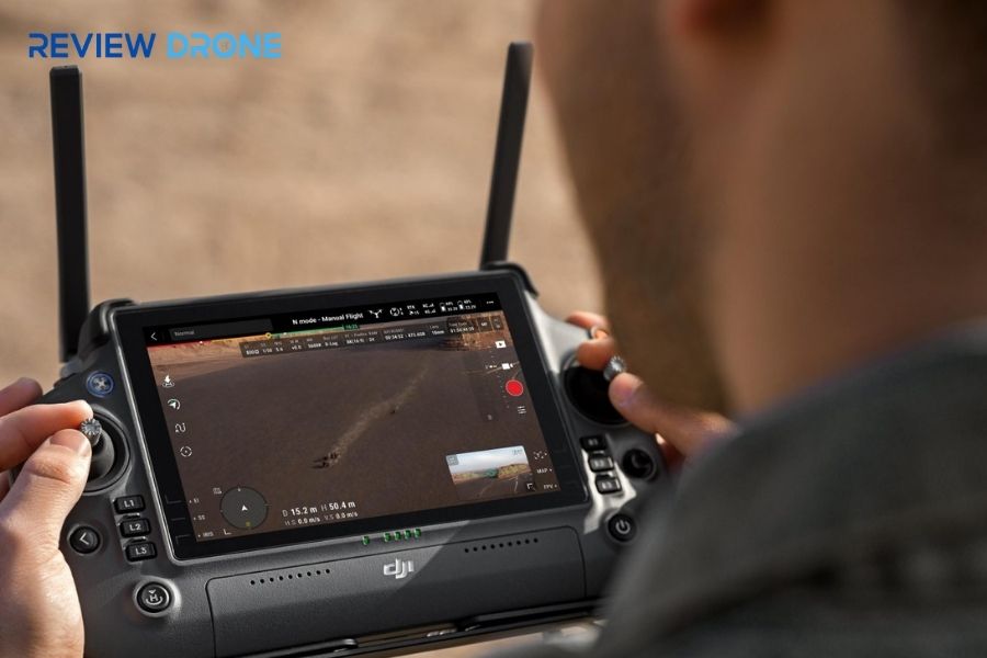 Review DJI RC Plus Inspire 3: Màn Hình Siêu Sáng, Điều Khiển Chính Xác