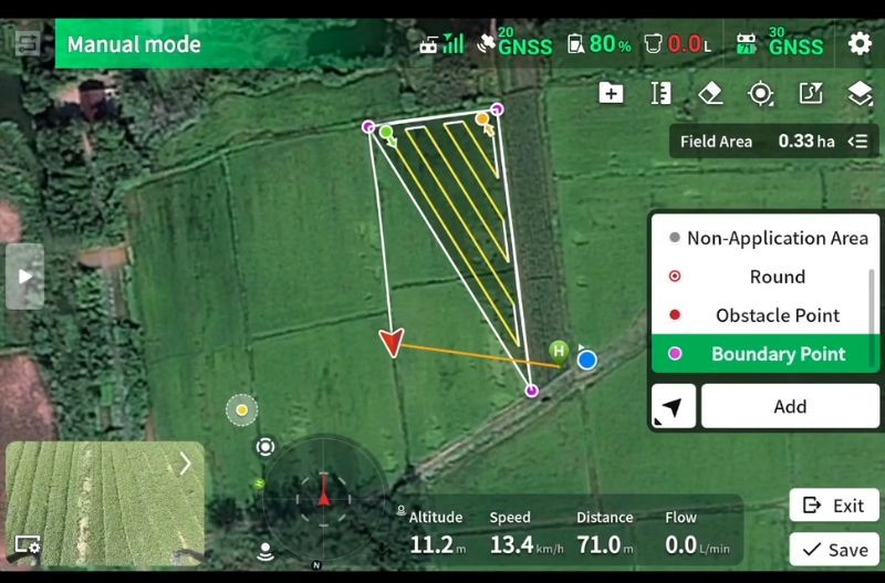 máy bay xịt thuốc sầu riêng