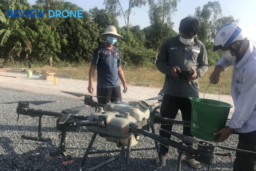 Vệ Sinh Máy Bay Nông Nghiệp 5 Bước Tăng 40% Tuổi Thọ Pin