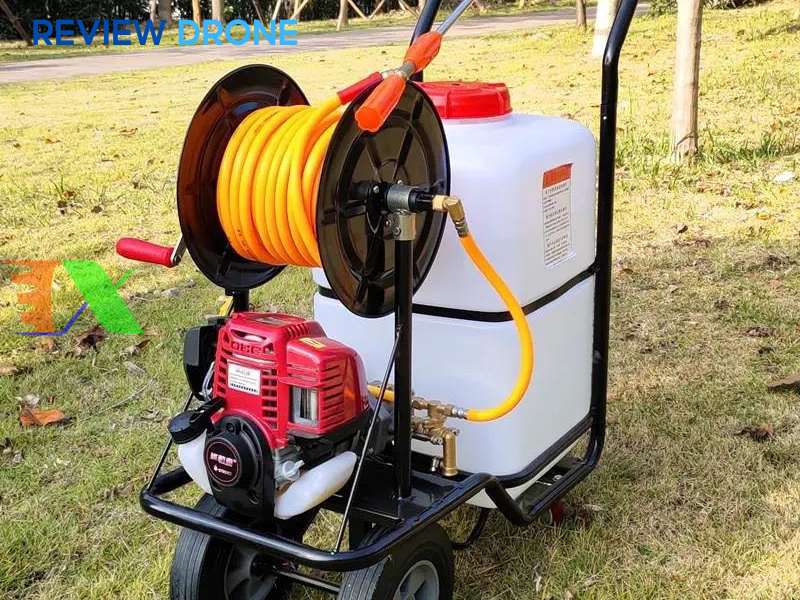 máy phun thuốc lúa