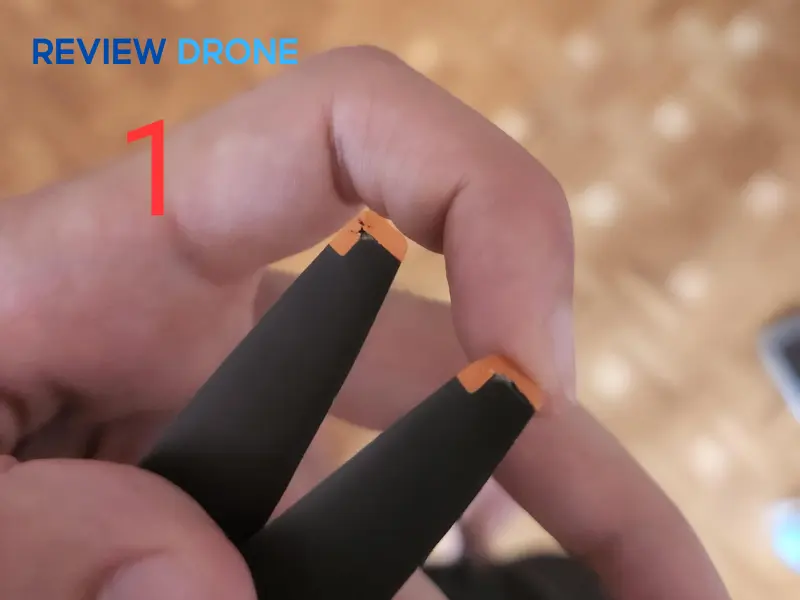 Cánh quạt bị mòn, nứt, hoặc vênh Cánh quạt bị mòn, nứt, hoặc vênh