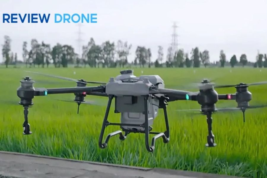 Máy bay xịt lúa: Tiết kiệm 30% chi phí và thời gian