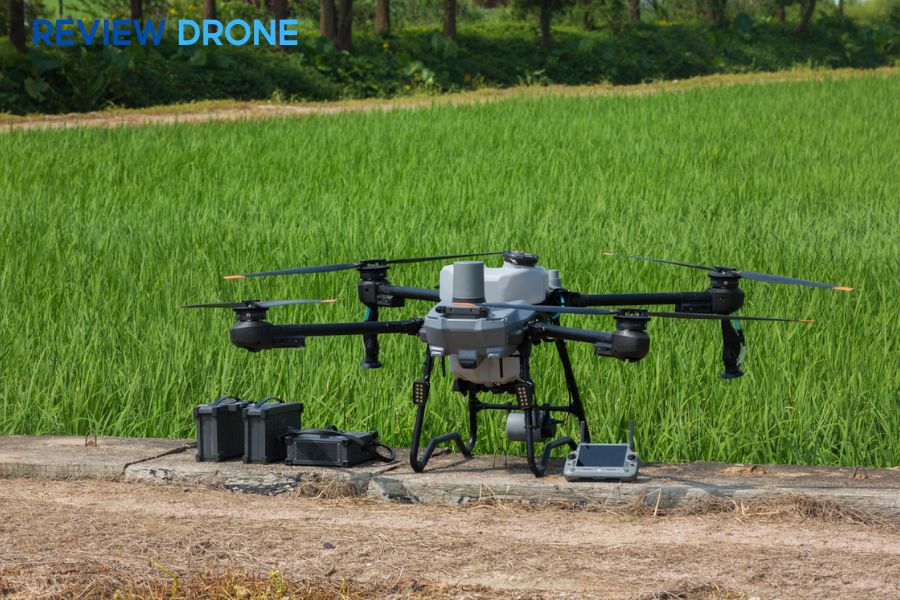 Review DJI Agras T25P: Có nên đầu tư máy bay phun thuốc này?